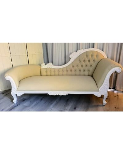 Lounge- white and cream chaise