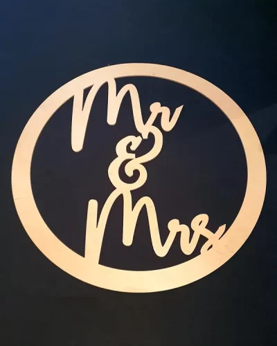 Mr & Mrs sign